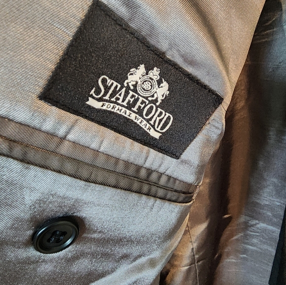 Tuxedo - Picture 9 of 16